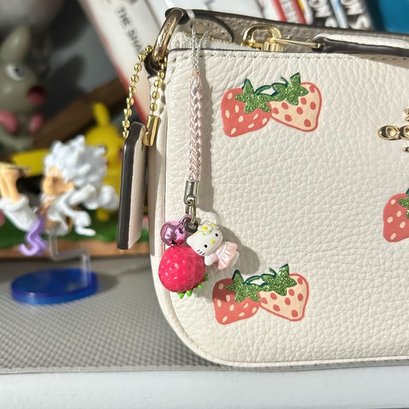 Hello Kitty Accessories - Hello Kitty Strawberry Keychain